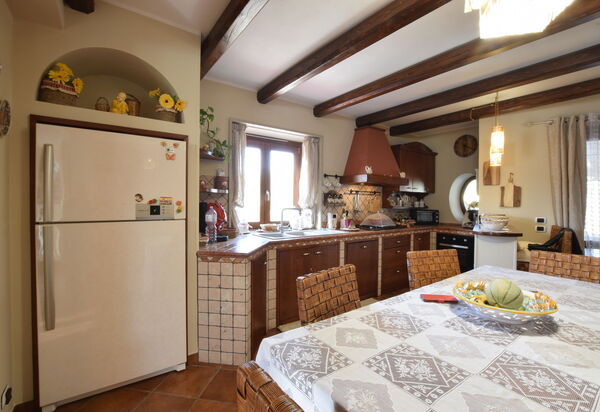 Villa Ina: Autunno, Cucina, Estate, Primavera, Sala da pranzo