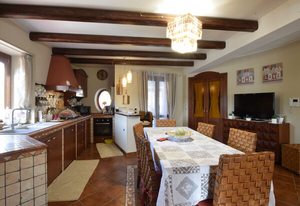 Villa Ina: Autunno, Cucina, Estate, Primavera, Sala da pranzo