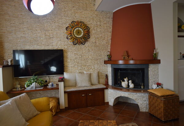 Villa Ina: Autunno, Entrata Principale, Estate, Primavera, Soggiorno