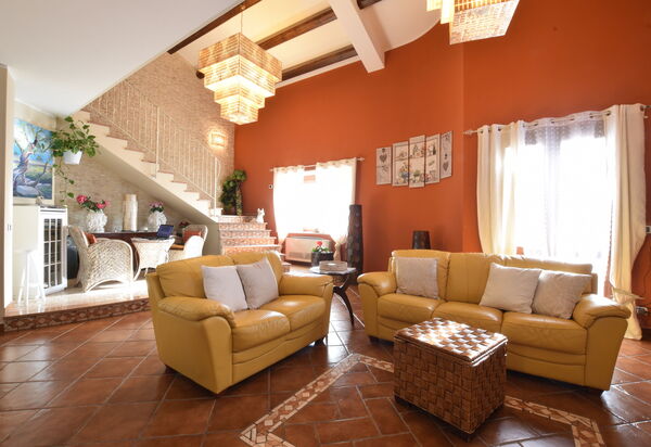 Villa Ina: Autumn, Living Room, Spring, Summer