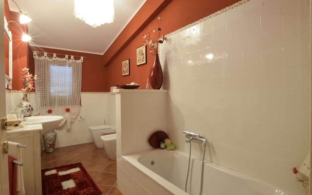 Villa Ina: Autunno, Estate, Primavera, Servizi