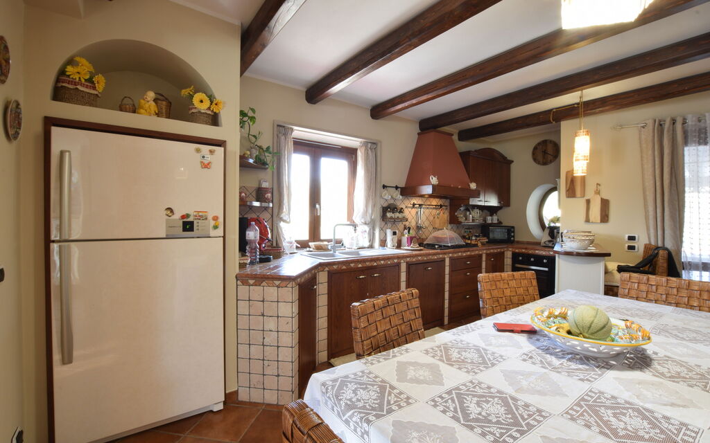 Villa Ina: Autunno, Cucina, Estate, Primavera, Sala da pranzo