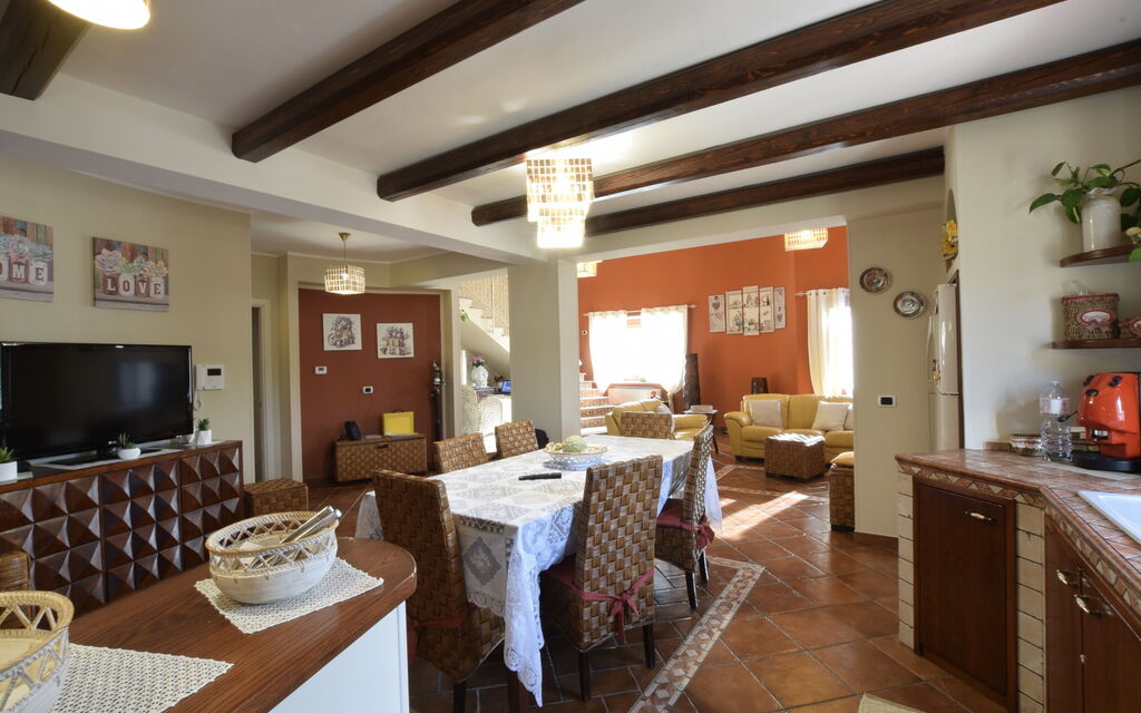 Villa Ina: Autunno, Cucina, Estate, Primavera, Sala da pranzo