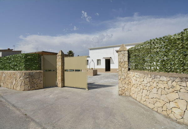 Villa Cosentini: Autunno, Entrata Principale, Estate, Primavera