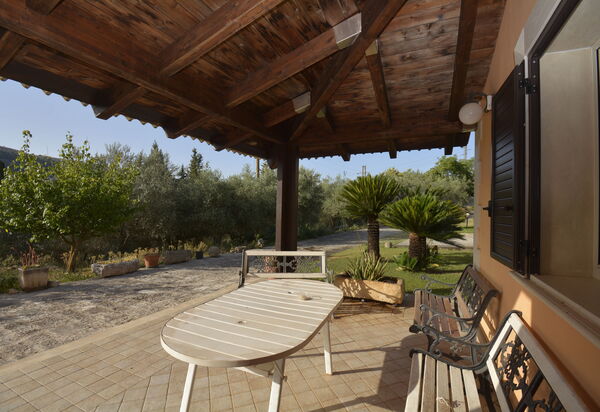 Villa del Monte: all'aperto, Autunno, Balcone / Terrazza / Patio, Estate, Esterni, Giardino, Primavera