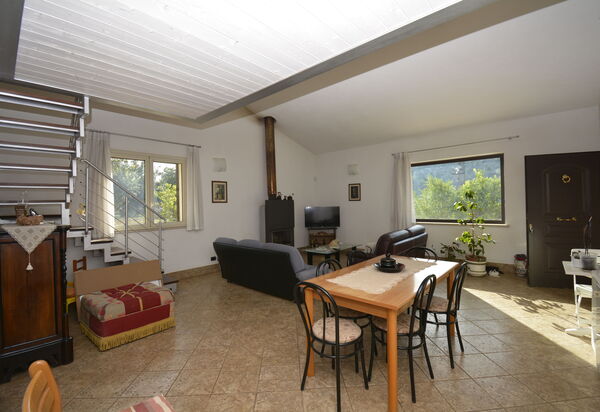 Villa del Monte: Autunno, Estate, Primavera, Sala da pranzo, Soggiorno