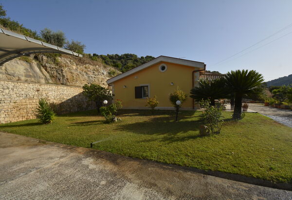 Villa del Monte: all'aperto, Autunno, Estate, Esterni, Giardino, Primavera