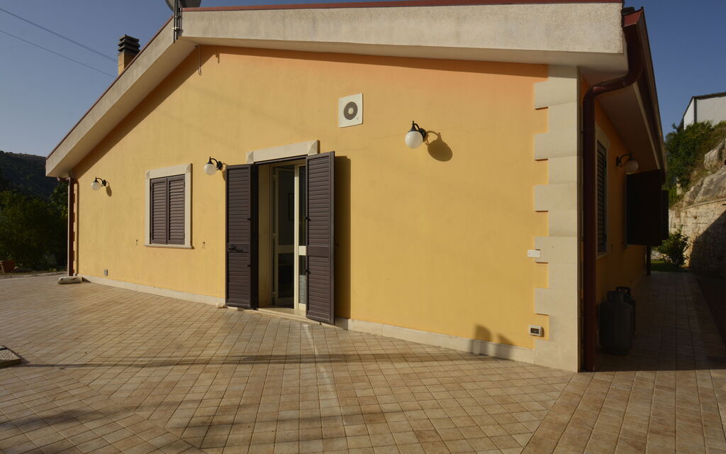 Villa del Monte: all'aperto, Autunno, Balcone / Terrazza / Patio, Estate, Esterni, Giardino, Primavera