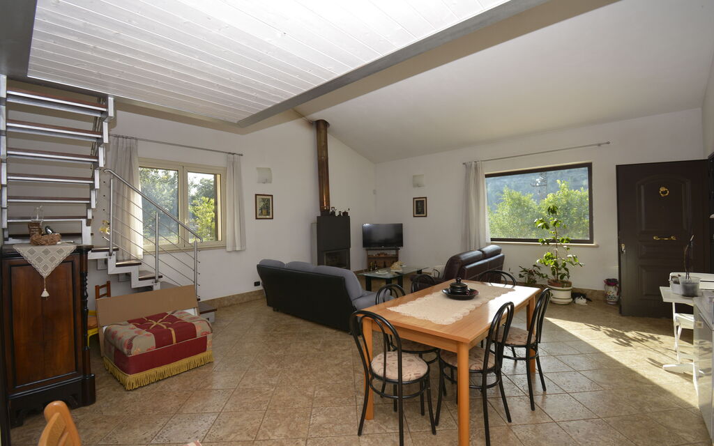 Villa del Monte: Autunno, Estate, Primavera, Sala da pranzo, Soggiorno