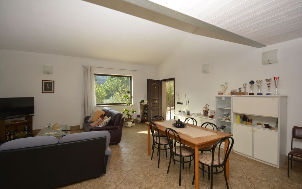 Villa del Monte: Autunno, Estate, Primavera, Sala da pranzo, Soggiorno