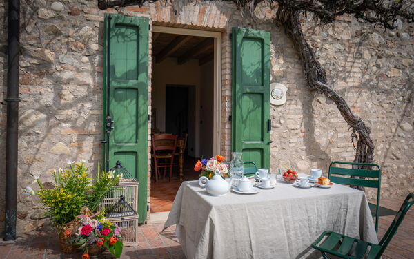 Preseglie Lake Garda: Autumn, Main Entrance, Spring, Summer