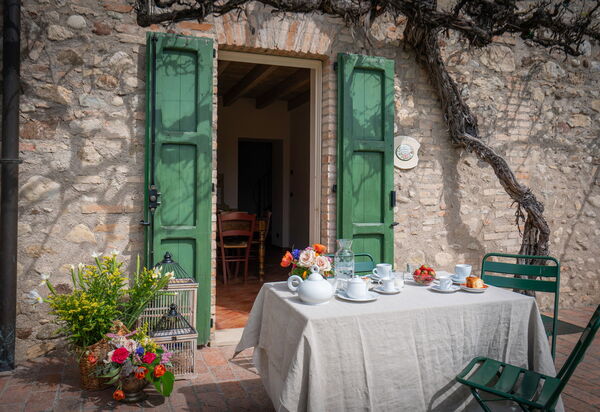 Preseglie Lake Garda: Autumn, Main Entrance, Spring, Summer