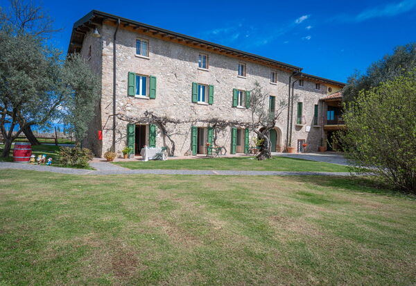 Preseglie Lake Garda: Autumn, Garden, Spring, Summer