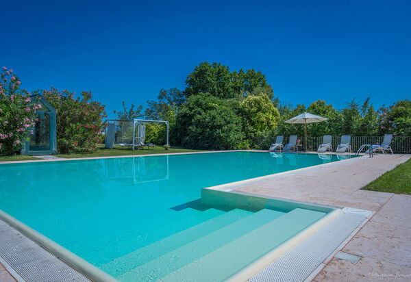Preseglie Lake Garda: Autunno, Estate, Piscina, Primavera