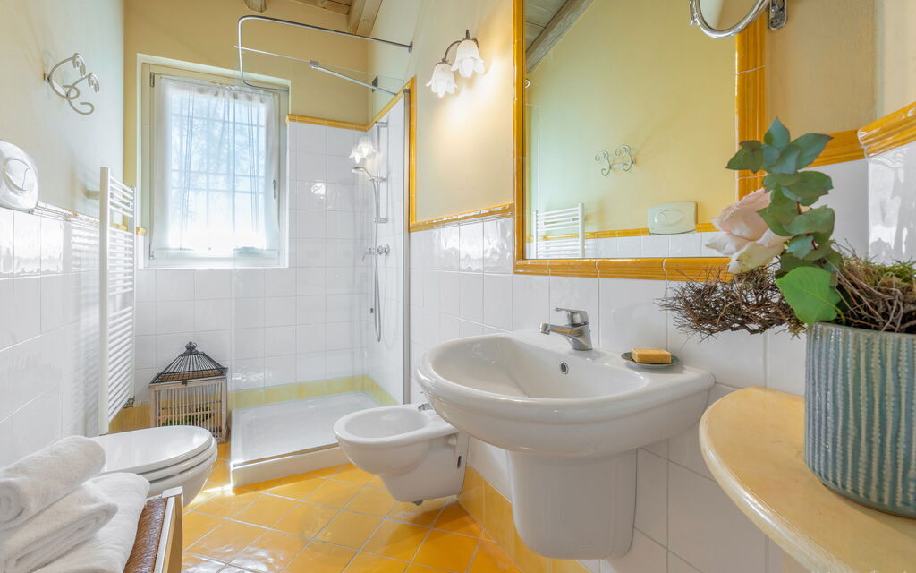 Preseglie Lake Garda - : Autumn, Bathroom, Spring, Summer