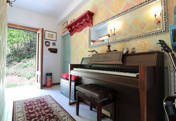 Villa 900 Design & Hills Escape: Autumn, Living Room, Spring, Summer