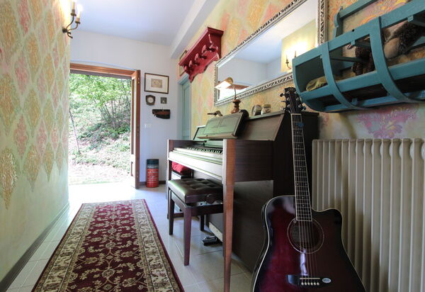 Villa 900 Design & Hills Escape: Autumn, Living Room, Spring, Summer