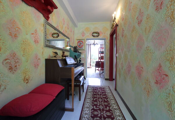 Villa 900 Design & Hills Escape: Autumn, Living Room, Spring, Summer