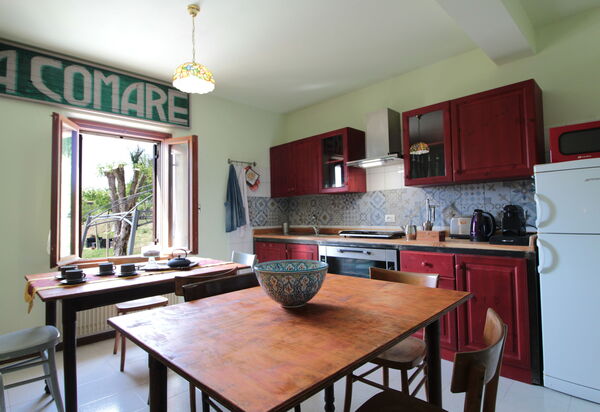 Villa 900 Design & Hills Escape: Autumn, Kitchen, Spring, Summer