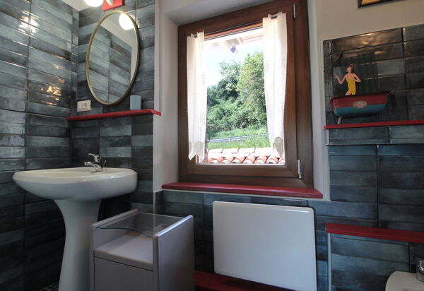 Villa 900 Design & Hills Escape: Autumn, Bathroom, Spring, Summer