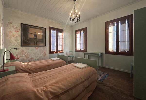 Villa 900 Design & Hills Escape: Autumn, Bedroom, Spring, Summer, Winter