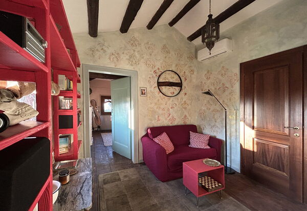 Villa 900 Design & Hills Escape: Autumn, Living Room, Spring, Summer