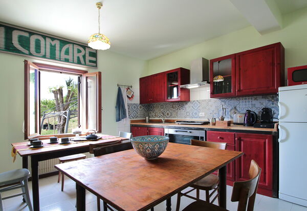 Villa 900 Design & Hills Escape: Autunno, Cucina, Estate, Primavera