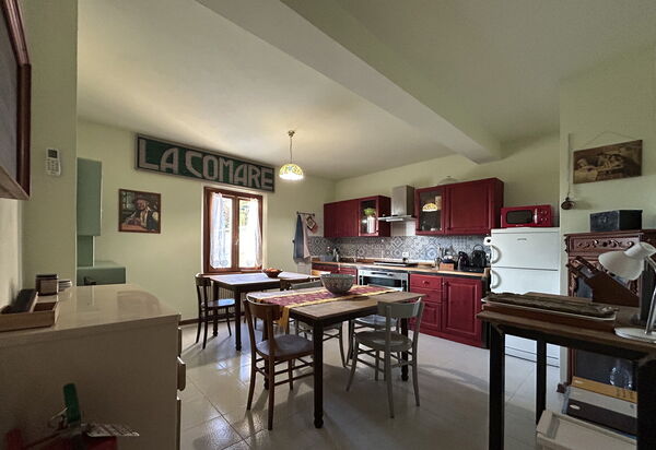 Villa 900 Design & Hills Escape: Autumn, Kitchen, Spring, Summer