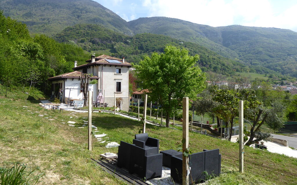 Villa 900 Design & Hills Escape: Autumn, Garden, Spring, Summer