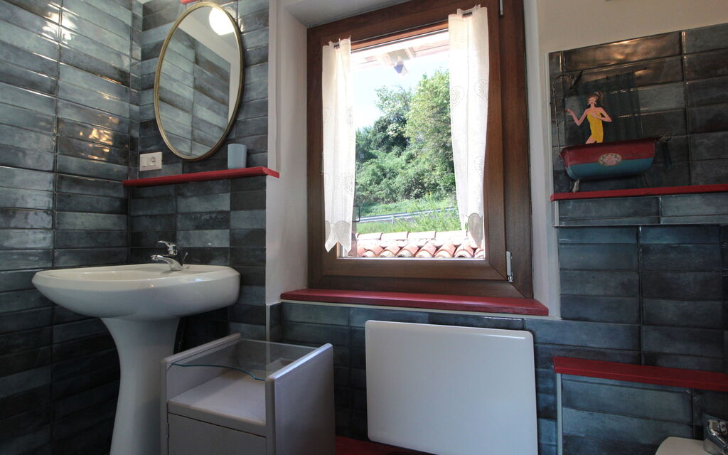 Villa 900 Design & Hills Escape: Autumn, Bathroom, Spring, Summer