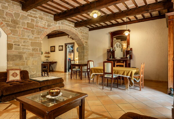 Il Giuncheto Casale Rooms, Pool, Umbrian Countryside: Autumn, Living Room, Spring, Summer