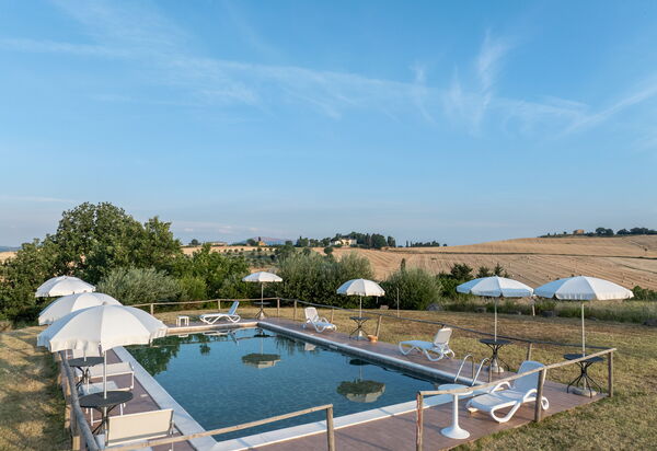 Il Giuncheto Casale Rooms, Pool, Umbrian Countryside: Autumn, Pool, Spring, Summer