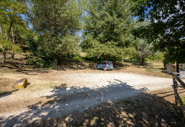 Il Giuncheto Casale Rooms, Pool, Umbrian Countryside: Autumn, Garden, Spring, Summer