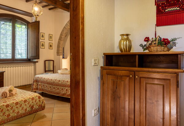 Il Giuncheto Casale Rooms, Pool, Umbrian Countryside: Autumn, Bedroom, Spring, Summer