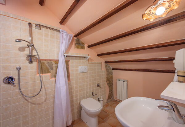 Il Giuncheto Casale Rooms, Pool, Umbrian Countryside: Autunno, Bagno, Estate, Primavera
