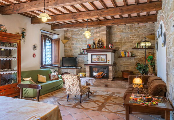 Il Giuncheto Casale Rooms, Pool, Umbrian Countryside: Autunno, Estate, Primavera, Soggiorno