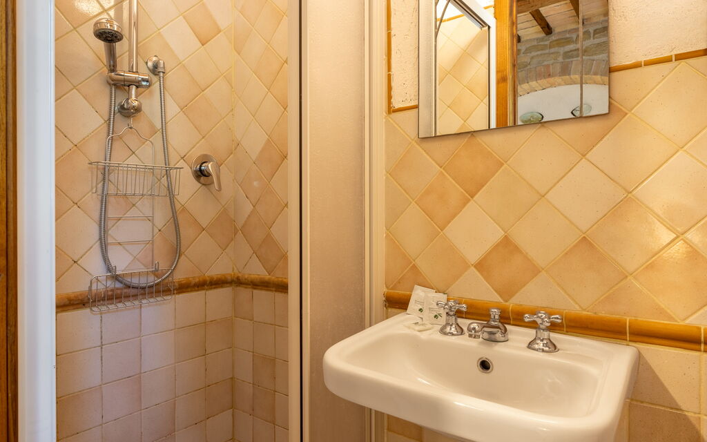 Il Giuncheto Casale Rooms, Pool, Umbrian Countryside - : Autunno, Bagno, Estate, Primavera