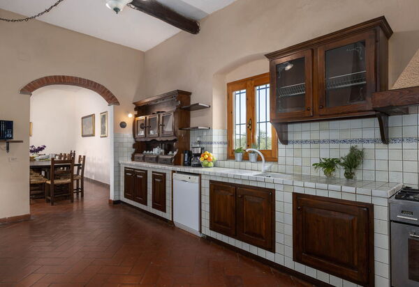 Il Leccio, Vinci, Private Pool and Tennis: Autumn, Kitchen, Spring, Summer