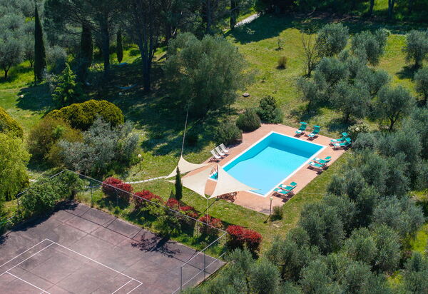Il Leccio, Vinci, Private Pool and Tennis: Autumn, Outdoor, Pool, Spring, Summer