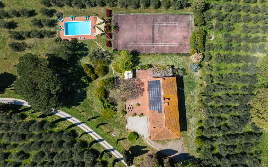 Il Leccio, Vinci, Private Pool and Tennis: Autumn, Pool, Spring, Summer