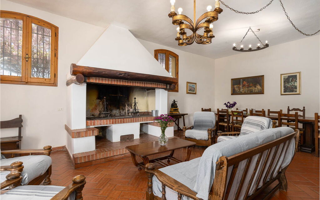 Il Leccio, Vinci, Private Pool and Tennis: Autumn, Living Room, Spring, Summer