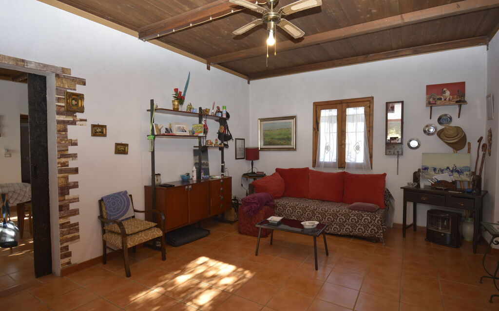 Ranch Salomonello: Autumn, Living Room, Spring, Summer