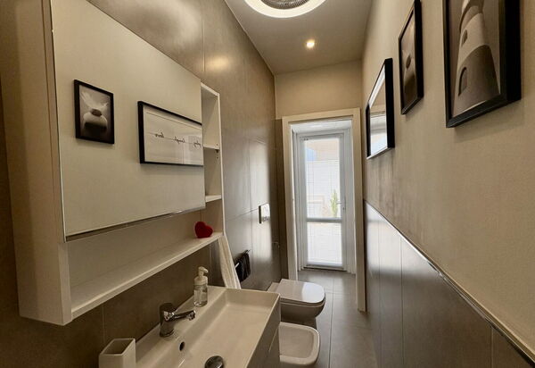 Casa Amare by Geco Vacation Rentals: Autumn, Bathroom, Spring, Summer