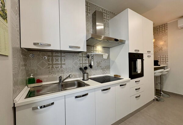 Casa Amare by Geco Vacation Rentals: Autumn, Kitchen, Spring, Summer