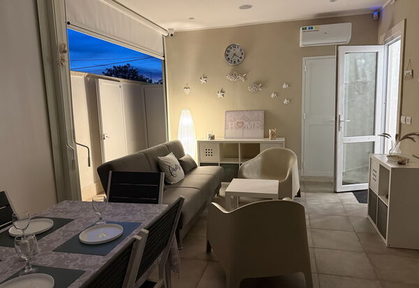 Casa Amare: Autumn, Living Room, Spring, Summer