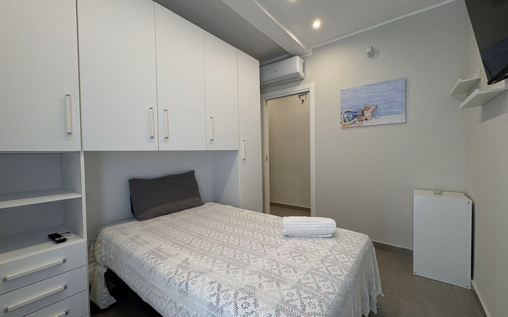 Casa Amare: Autumn, Bedroom, Spring, Summer