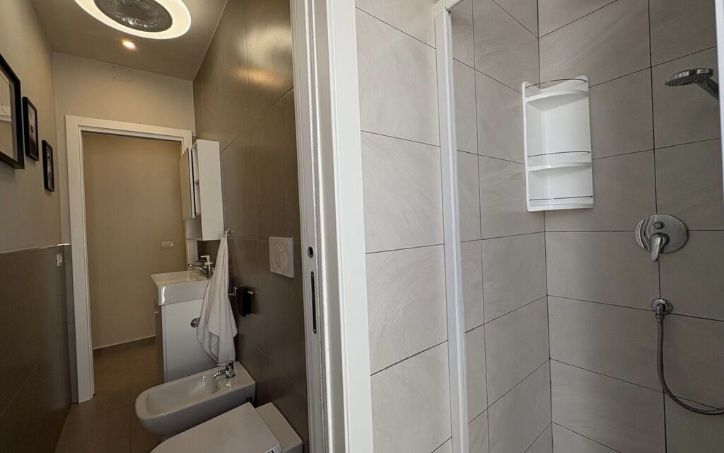 Casa Amare: Autumn, Bathroom, Spring, Summer