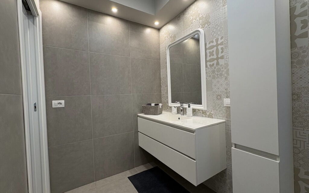 Casa Amare: Autumn, Bathroom, Spring, Summer