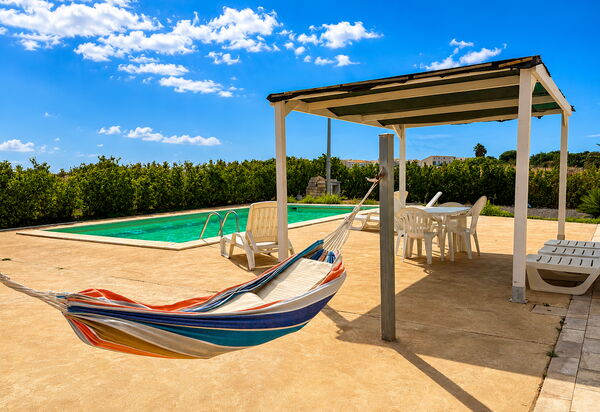 Villa Marzia: Autumn, Garden, Pool, Spring, Summer