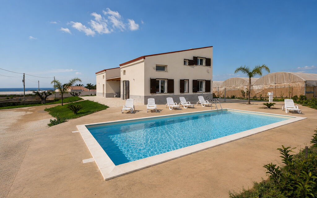 Villa Marzia: Autunno, Entrata Principale, Estate, Primavera